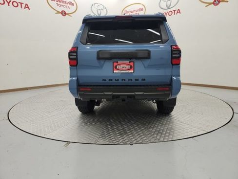 Used 2025 Toyota 4Runner SR5 RWD image 7