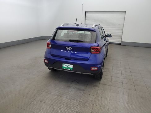 Used 2024 Hyundai Venue SEL FWD image 7
