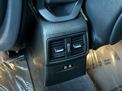 Used 2023 BMW X2 sDrive28i w/ M Sport Package FWD image 9