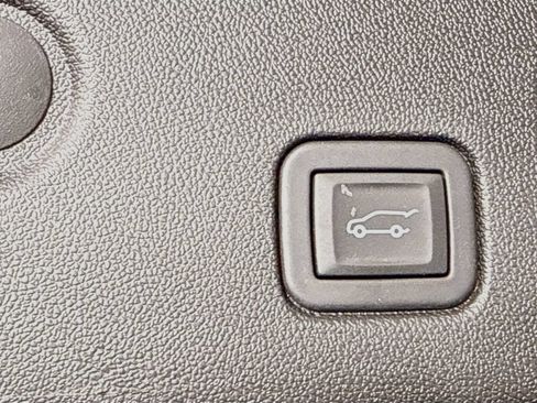 Used 2024 Chevrolet Equinox LT FWD image 27