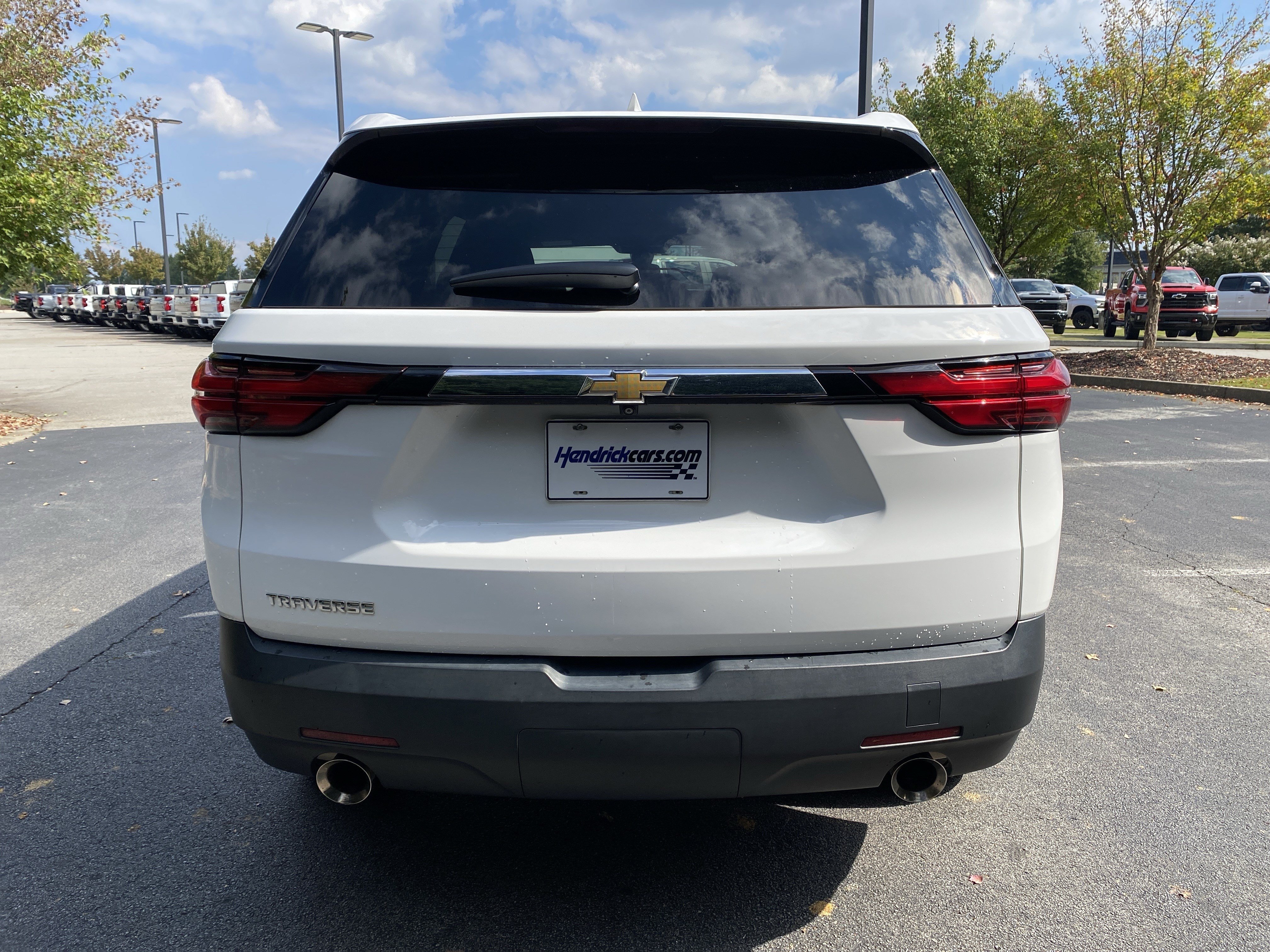Used 2023 Chevrolet Traverse LS FWD image 8
