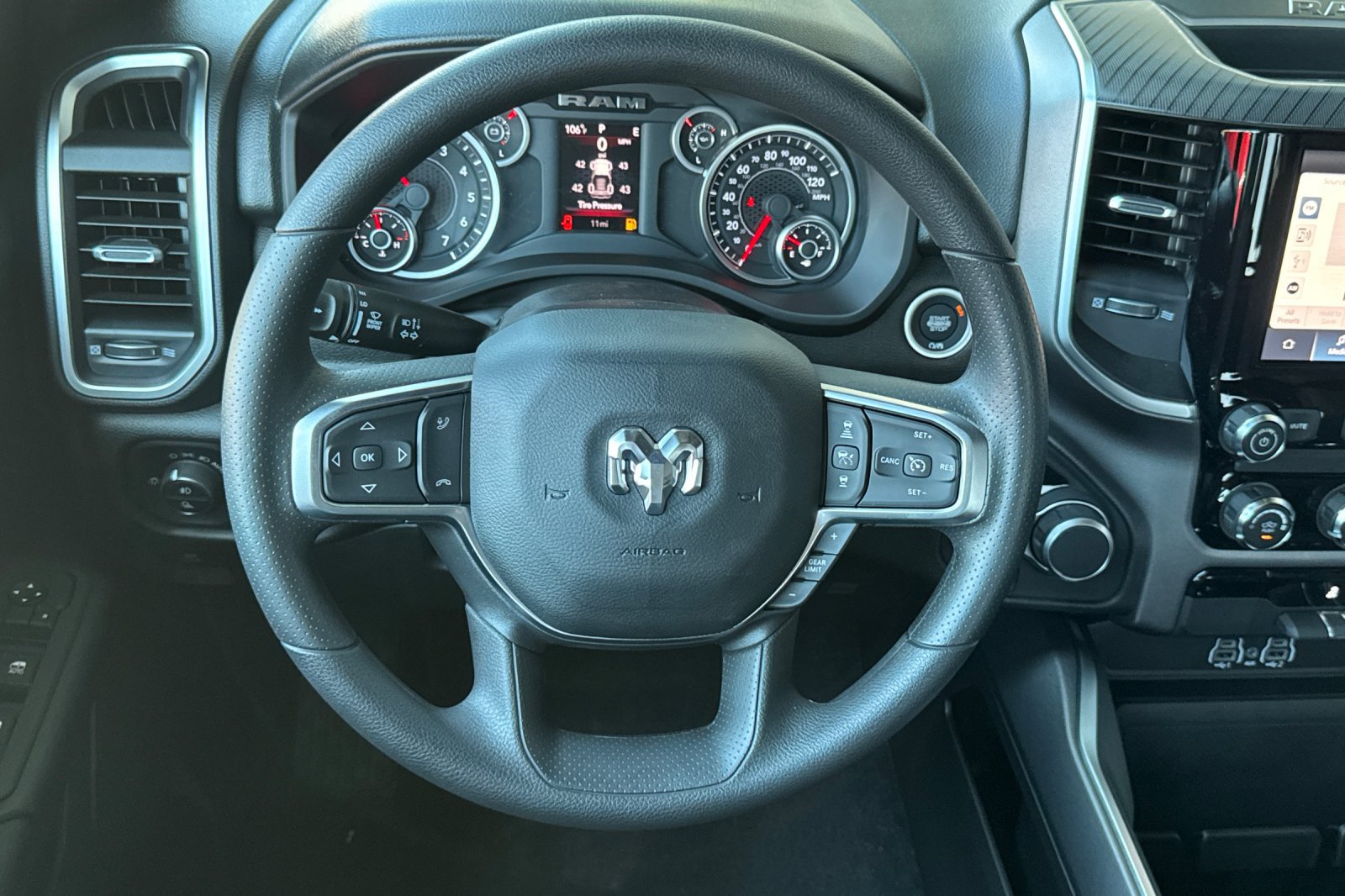 New 2026 RAM 1500 Big Horn AWD/4WD image 13