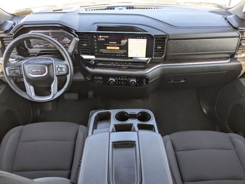 Used 2025 GMC Sierra 2500 SLE w/ SLE Value Package; image 18