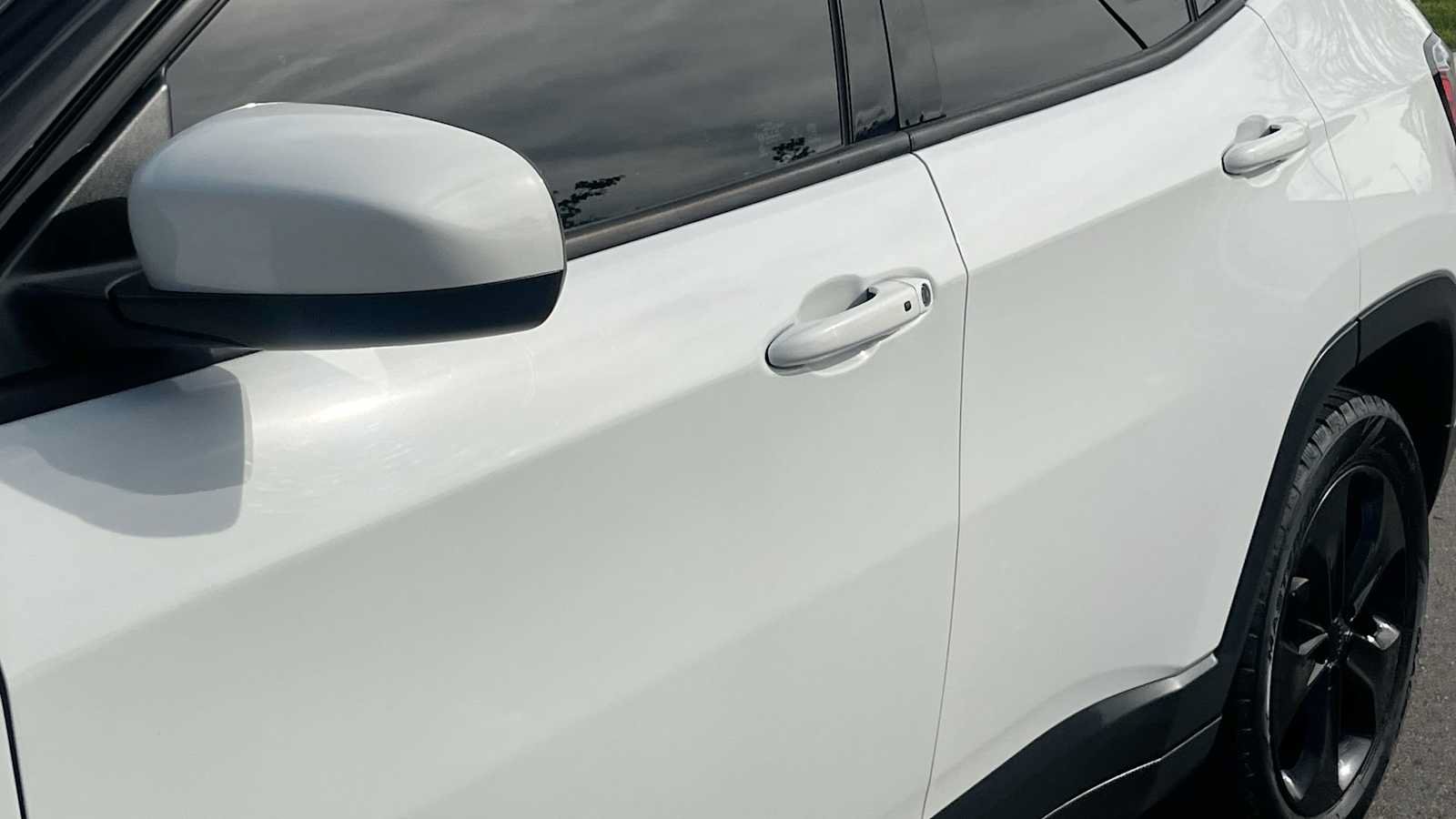 Used 2018 Jeep Compass Latitude w/ Popular Equipment Group FWD image 17