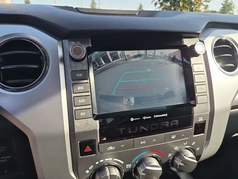 Used 2020 Toyota Tundra SR5 w/ SR5 Leather Package image 9