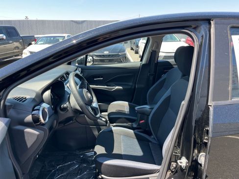 Used 2025 Nissan Versa SV FWD image 26