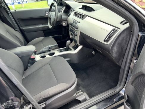Used 2011 Ford Focus SES w/ 401A Rapid Spec Order Code FWD image 9