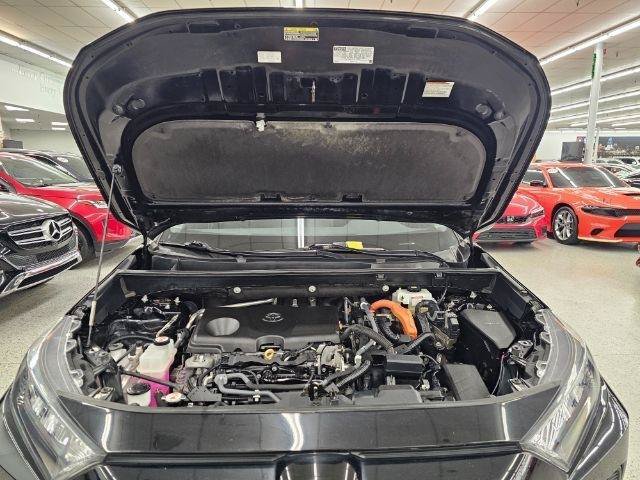 Used 2021 Toyota RAV4 LE AWD/4WD image 39