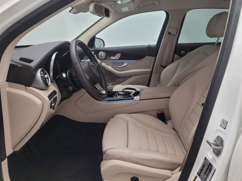 Used 2018 Mercedes-Benz GLC 300 4MATIC image 17
