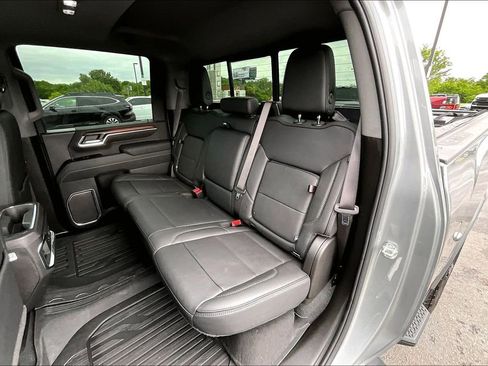 Used 2025 GMC Sierra 3500 Denali w/ Denali Reserve Package AWD/4WD image 25