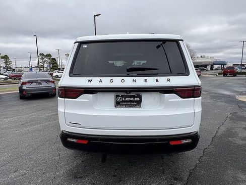 Used 2022 Jeep Wagoneer Series III image 4