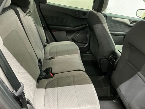 Used 2022 Ford Escape SE w/ SE Sport Appearance Package image 18