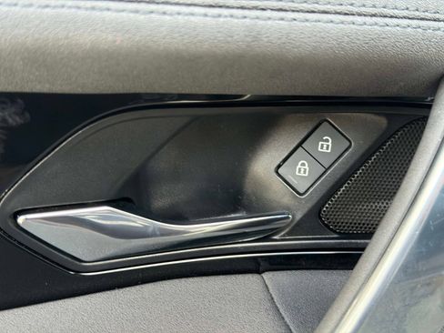 Used 2025 Land Rover Discovery Sport S image 35