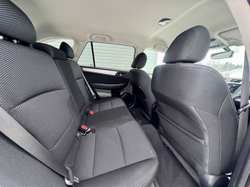 Used 2017 Subaru Outback 2.5i Premium image 19