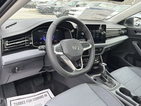 New 2026 Volkswagen Jetta SE FWD image 10