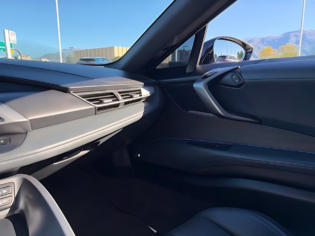 Used 2017 BMW i8 AWD/4WD image 23