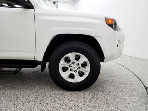 Used 2021 Toyota 4Runner SR5 Premium w/ Moonroof Package AWD/4WD image 30