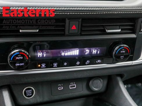 Used 2023 Nissan Rogue SV image 20