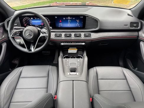 Certified 2025 Mercedes-Benz GLS 450 4MATIC image 18