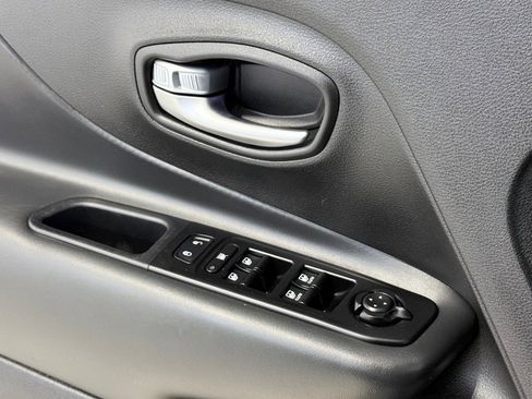 Certified 2020 Jeep Renegade Altitude image 35