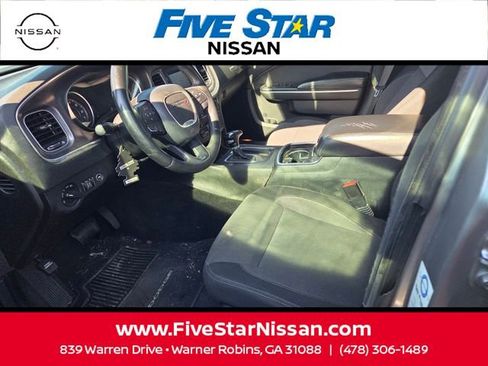 Used 2015 Dodge Charger SE RWD image 5