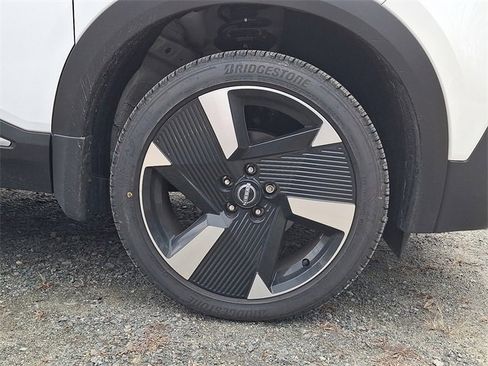 Used 2025 Nissan Kicks SR image 18