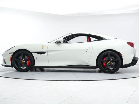 Certified 2022 Ferrari Portofino M RWD image 7