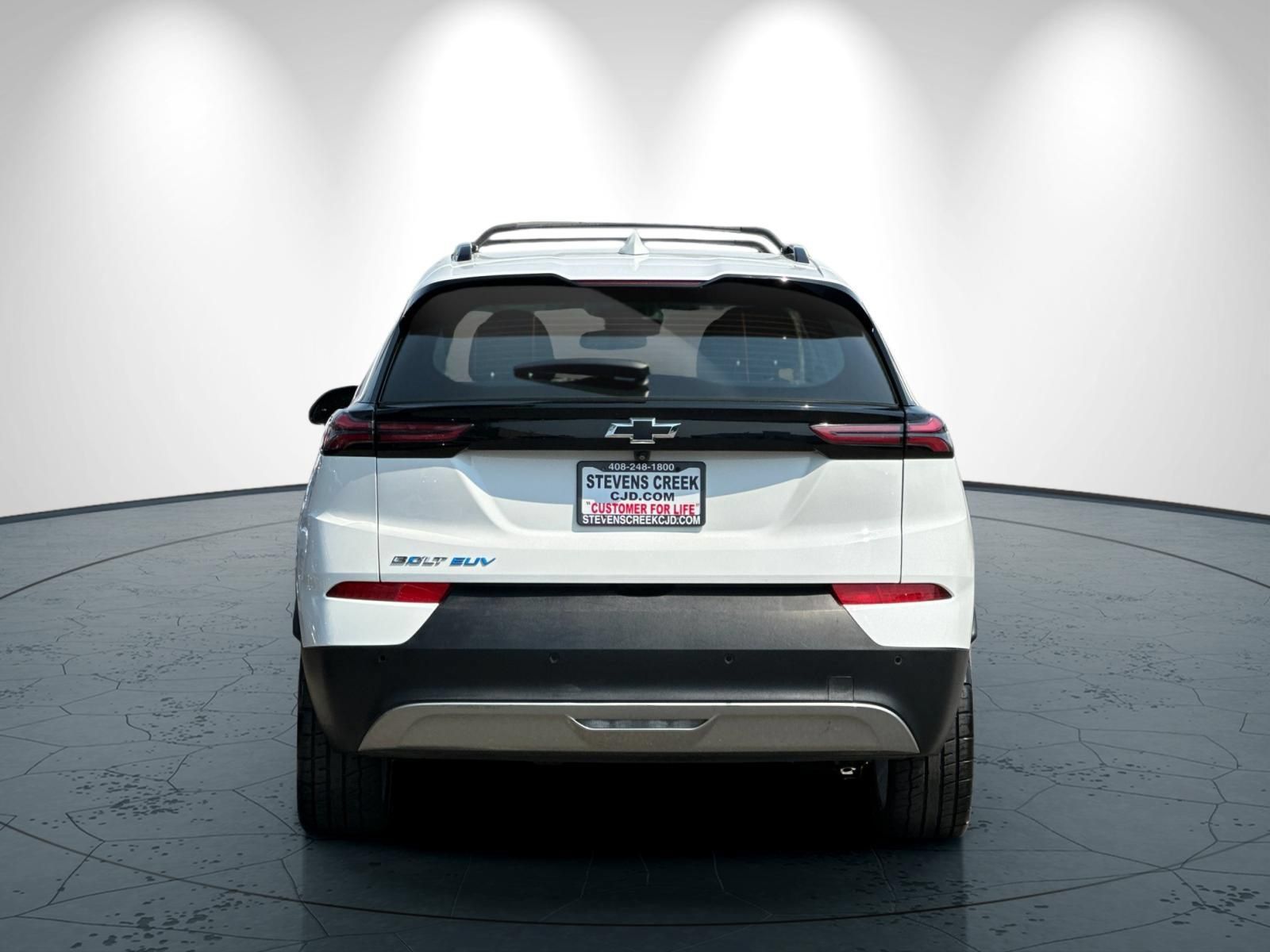 Used 2023 Chevrolet Bolt EUV LT w/ Comfort Package FWD image 5