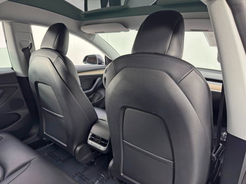 Used 2021 Tesla Model 3 Standard Range Plus image 36