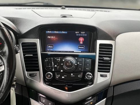 Used 2014 Chevrolet Cruze LT image 11