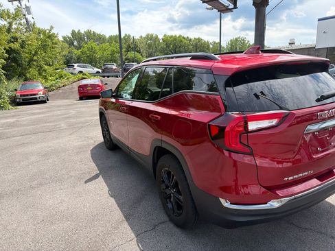 Used 2023 GMC Terrain AT4 AWD/4WD image 12