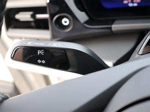 New 2026 Porsche Macan 4 Electric image 33