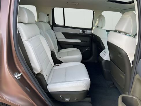 Used 2025 Hyundai Santa Fe Calligraphy image 26