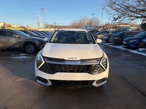 Used 2023 Kia Sportage LX AWD/4WD image 2