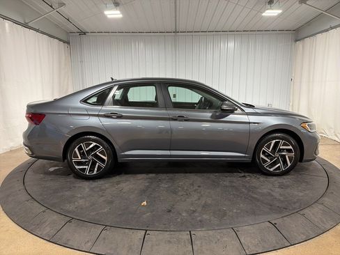 Used 2023 Volkswagen Jetta SEL image 10