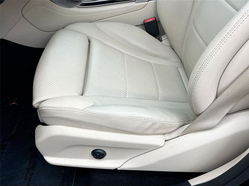 Used 2016 Mercedes-Benz GLC 300 4MATIC w/ Multimedia Package image 19