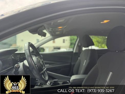 Used 2022 Hyundai Elantra SEL w/ Convenience Package image 19