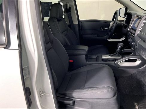Used 2022 Nissan Frontier SV w/ Technology Package RWD image 10