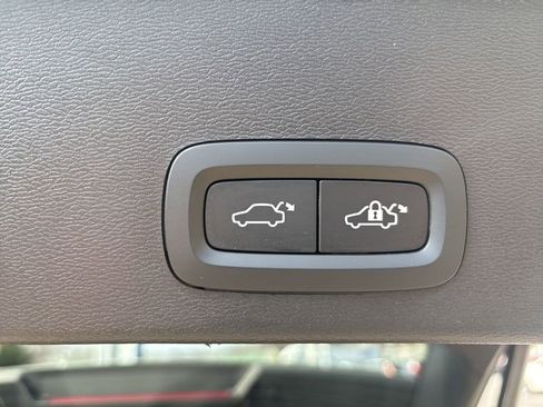 Certified 2023 Volvo XC40 B5 Ultimate AWD/4WD image 48