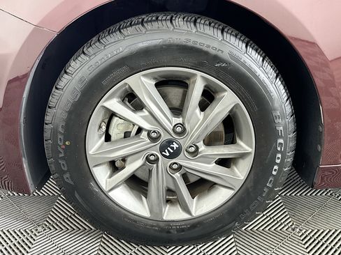 Used 2019 Kia Optima LX image 36