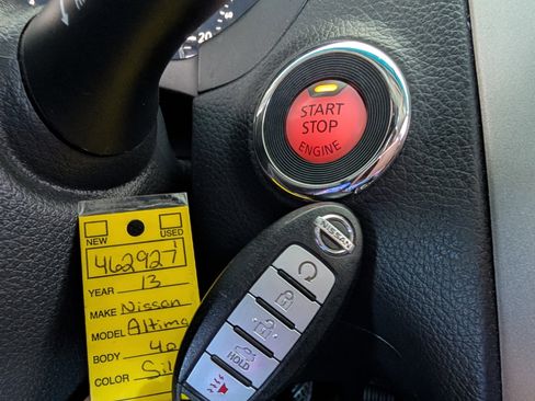 Used 2013 Nissan Altima 2.5 SV image 13