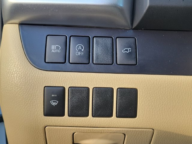 Used 2018 Toyota Highlander XLE FWD image 12