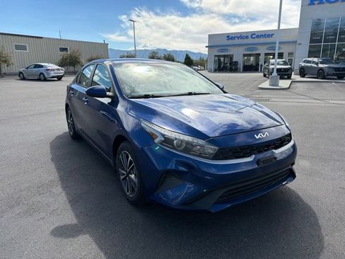 Used 2022 Kia Forte LXS FWD image 2