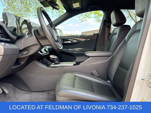 Certified 2025 Buick Envista Sport Touring w/ Convenience I Package FWD image 18