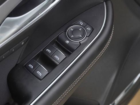 Used 2025 Buick Envision Sport Touring AWD/4WD image 21