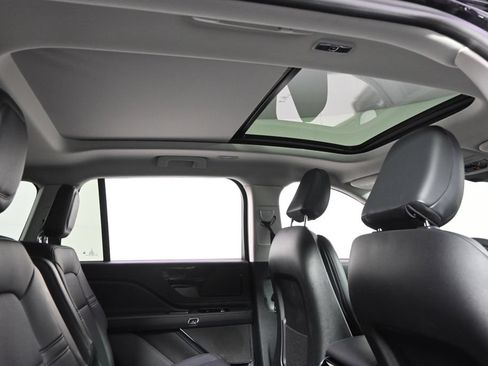 New 2026 Lincoln Aviator AWD w/ Jet Appearance Package image 17