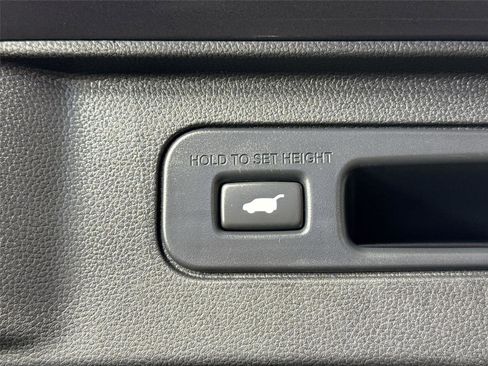 Used 2025 Honda Pilot EX-L image 40