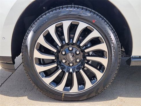 New 2024 Lincoln Navigator Black Label image 11