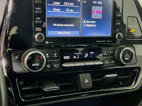 Used 2021 Toyota Highlander XSE AWD/4WD image 14