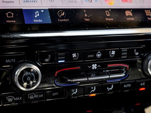 Used 2022 Jeep Grand Cherokee Overland image 32